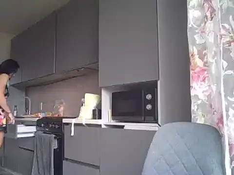 Snapshot of JulianaGold1 chatting on 01/07/25, 11:37 JulianaGold1 online show from 01/07/25, 11:37