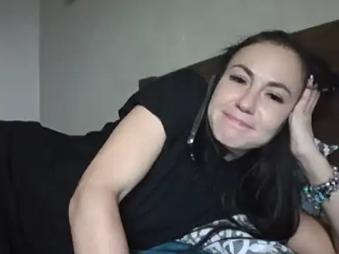 Snapshot of JulianaGold1 chatting on 01/14/25, 09:20 JulianaGold1 online show from 01/14/25, 09:20