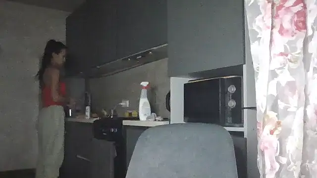 Snapshot of JulianaGold1 chatting on 01/30/25, 08:31 JulianaGold1 online show from 01/30/25, 08:31