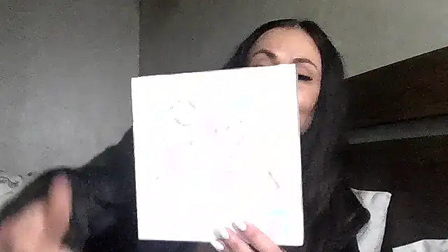 Snapshot of JulianaGold1 chatting on 10/13/25, 09:48 JulianaGold1 online show from 10/13/25, 09:48