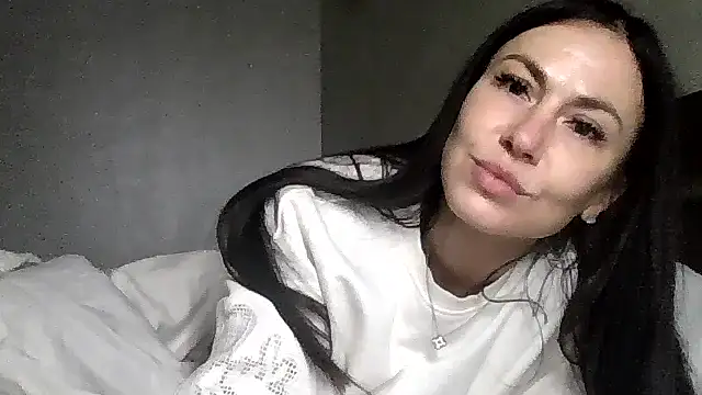 JulianaGold1 online show from 12/03/25, 08:18