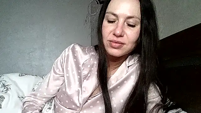 JulianaGold1 online show from 03/02/26, 07:37