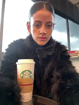 alana15 online show from 12/19/25, 09:44