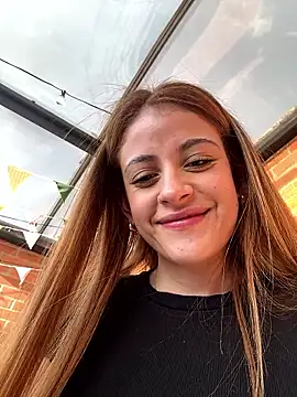 alana15 online show from 04/18/26, 09:48