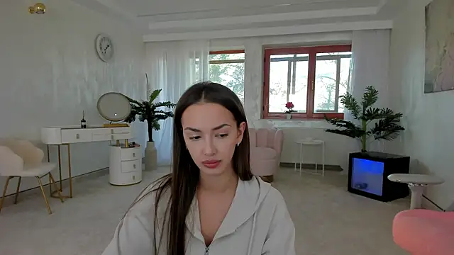 TiffanyHouston  online show from 01/19/25, 08:18