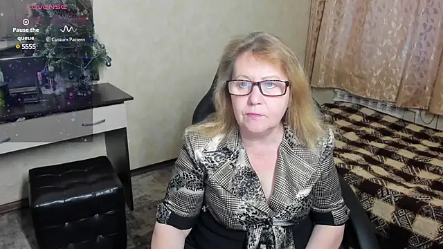 Frau Marta online show from 01/12/25, 01:05