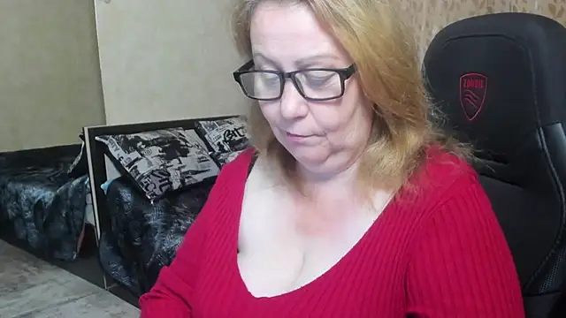 Frau Marta online show from 10/24/25, 12:23