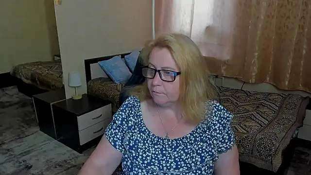 Snapshot of Frau_Marta chatting on 06/28/26, 12:55 Frau Marta online show from 06/28/26, 12:55