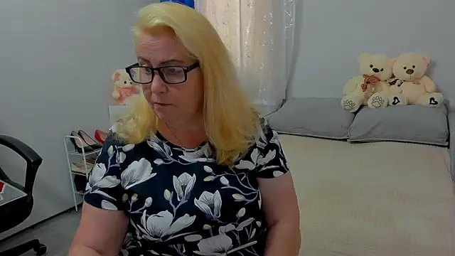Snapshot of Frau_Marta chatting on 07/30/26, 10:36 Frau Marta online show from 07/30/26, 10:36