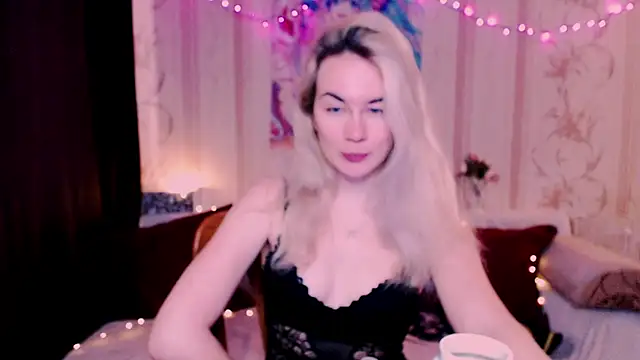 xxxcharismaaa online show from 04/17/26, 05:54