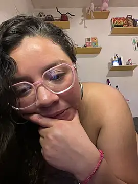 Vivi Kvsh online show from 03/12/26, 09:59