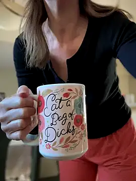 Snapshot of MaiseKnox chatting on 12/08/24, 03:13 MaiseKnox online show from 12/08/24, 03:13