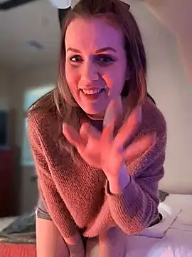 Snapshot of MaiseKnox chatting on 12/13/24, 09:20 MaiseKnox online show from 12/13/24, 09:20