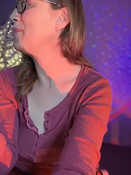 Snapshot of MaiseKnox chatting on 01/09/25, 12:57 MaiseKnox online show from 01/09/25, 12:57