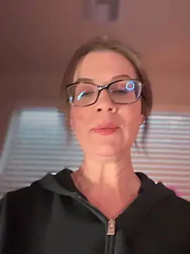 Snapshot of MaiseKnox chatting on 01/22/25, 12:16 MaiseKnox online show from 01/22/25, 12:16