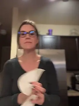 Snapshot of MaiseKnox chatting on 02/05/25, 01:04 MaiseKnox online show from 02/05/25, 01:04