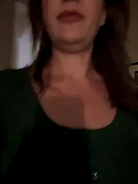 Snapshot of MaiseKnox chatting on 10/10/25, 10:42 MaiseKnox online show from 10/10/25, 10:42