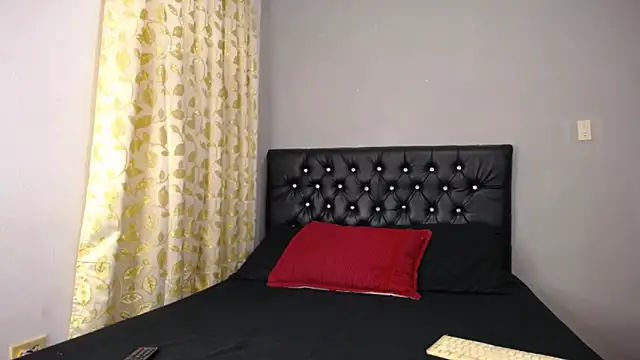 Snapshot of loveyouzahara2020 chatting on 12/13/24, 11:17 loveyouzahara2020 online show from 12/13/24, 11:17