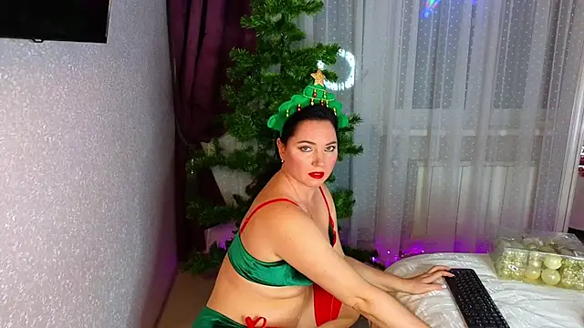 Snapshot of HotMilfMargo chatting on 12/08/24, 03:56 HotMilfMargo online show from 12/08/24, 03:56