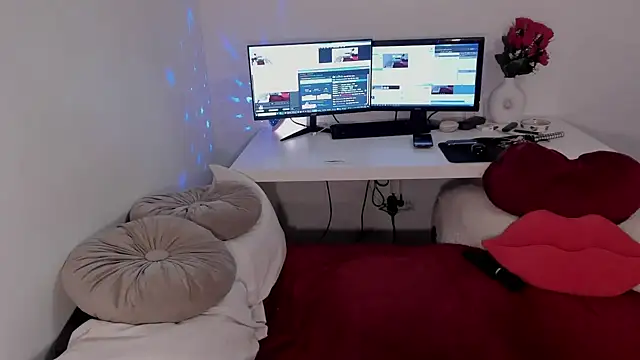 aryahunt1 online show from 10/05/25, 08:18