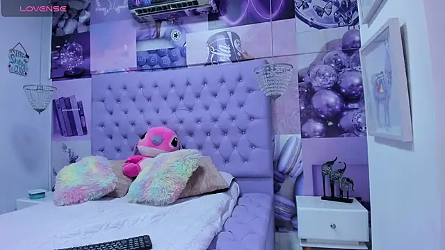 Snapshot of Vivi_prinncess chatting on 02/27/25, 02:32 Vivi prinncess online show from 02/27/25, 02:32