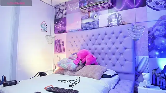 Snapshot of Vivi_prinncess chatting on 03/05/25, 02:36 Vivi prinncess online show from 03/05/25, 02:36