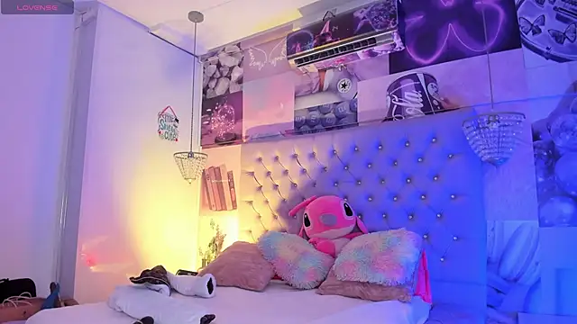 Snapshot of Vivi_prinncess chatting on 03/18/25, 03:31 Vivi prinncess online show from 03/18/25, 03:31