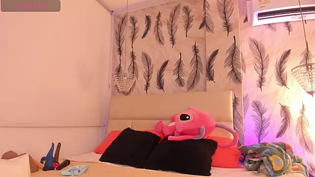 Snapshot of Vivi_prinncess chatting on 10/08/25, 01:25 Vivi prinncess online show from 10/08/25, 01:25