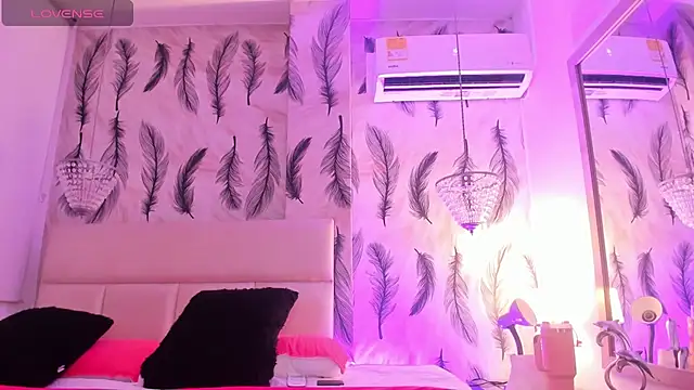 Snapshot of Vivi_prinncess chatting on 10/12/25, 11:04 Vivi prinncess online show from 10/12/25, 11:04