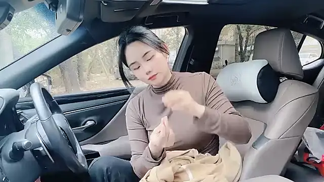 orla2021 online show from 02/25/25, 05:08