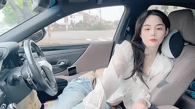 orla2021 online show from 10/17/25, 12:14