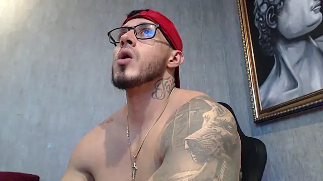 Snapshot of eros-steel chatting on 01/08/25, 01:32 eros-steel online show from 01/08/25, 01:32