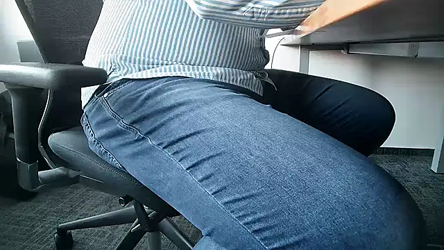 69bezfleku online show from 10/28/25, 07:01