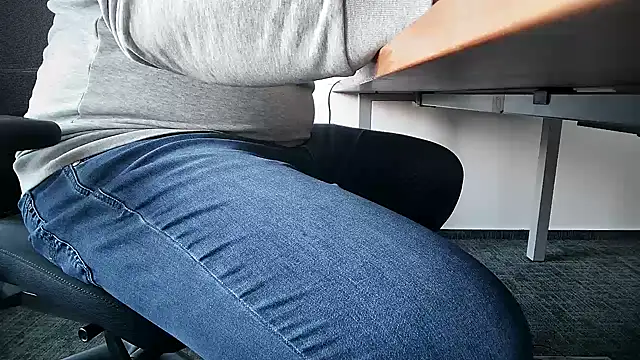 69bezfleku online show from 10/30/25, 07:10