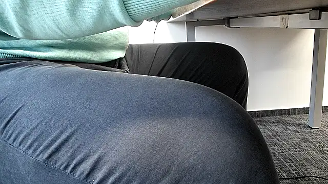 69bezfleku online show from 11/12/25, 07:31