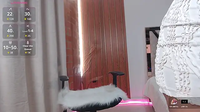 AGATHAA WHITE online show from 11/26/25, 11:22