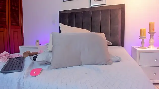 Snapshot of isa_bunny chatting on 02/25/25, 07:09 isa bunny online show from 02/25/25, 07:09