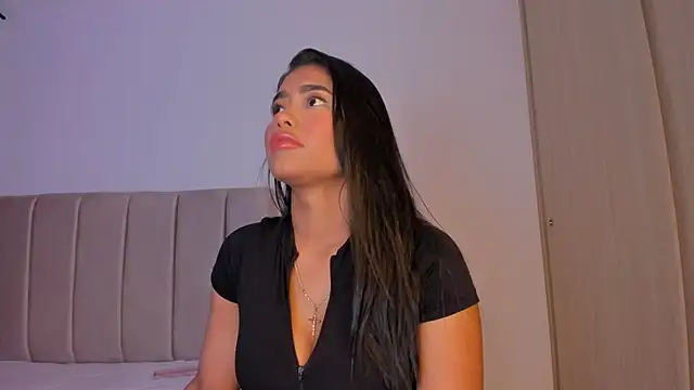 Snapshot of isa_bunny chatting on 10/16/25, 03:40 isa bunny online show from 10/16/25, 03:40