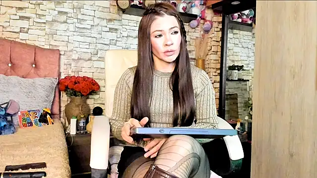 Carla expit online show from 07/12/26, 08:55
