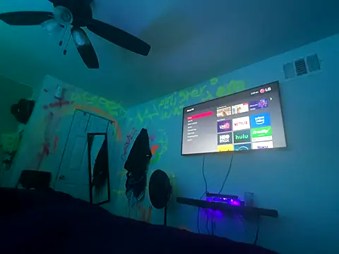 Snapshot of EmpiricDuo chatting on 01/06/26, 08:29 EmpiricDuo online show from 01/06/26, 08:29