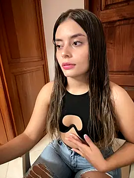 Snapshot of Miss_valeriaa chatting on 12/03/24, 04:17 Miss valeriaa online show from 12/03/24, 04:17