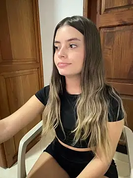 Snapshot of Miss_valeriaa chatting on 12/13/24, 09:52 Miss valeriaa online show from 12/13/24, 09:52