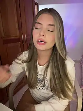 Snapshot of Miss_valeriaa chatting on 03/15/25, 03:48 Miss valeriaa online show from 03/15/25, 03:48