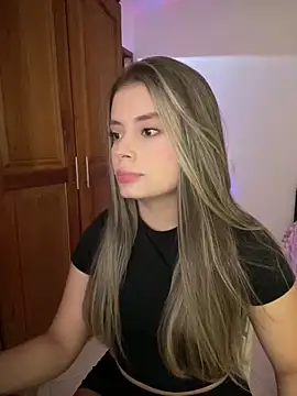 Snapshot of Miss_valeriaa chatting on 03/21/25, 02:51 Miss valeriaa online show from 03/21/25, 02:51