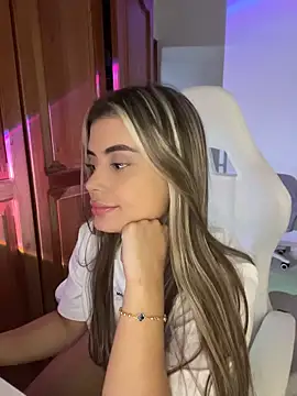 Snapshot of Miss_valeriaa chatting on 06/17/26, 10:54 Miss valeriaa online show from 06/17/26, 10:54