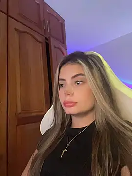 Snapshot of Miss_valeriaa chatting on 07/17/26, 04:45 Miss valeriaa online show from 07/17/26, 04:45