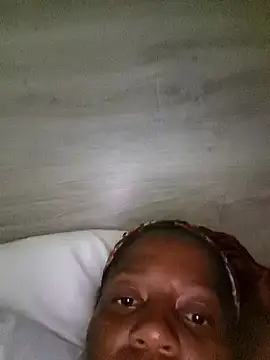 Snapshot of Galcraze chatting on 03/18/25, 09:21 Galcraze online show from 03/18/25, 09:21