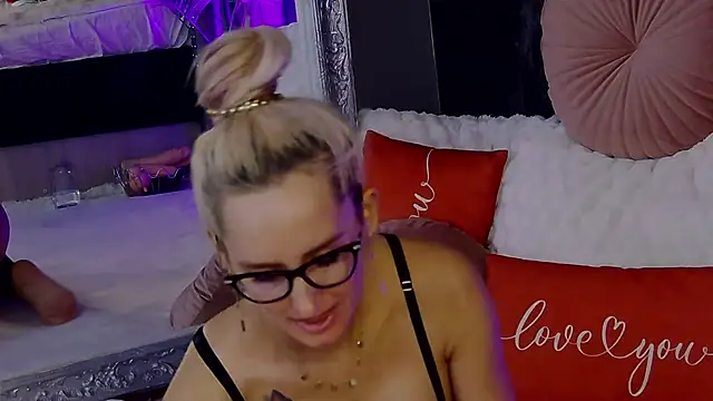 IsabelleEthan online show from 10/07/25, 01:14