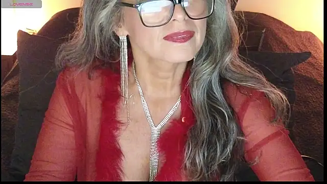 Snapshot of milfettefab chatting on 02/10/25, 12:30 milfettefab online show from 02/10/25, 12:30