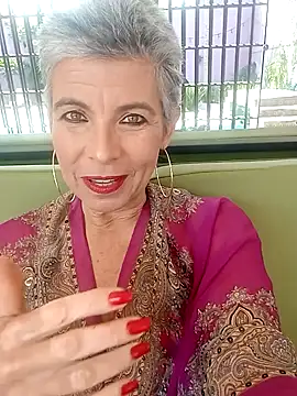 Snapshot of milfettefab chatting on 10/03/25, 08:17 milfettefab online show from 10/03/25, 08:17